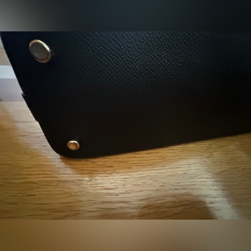 Coach HandBag - Picture 4 of 6